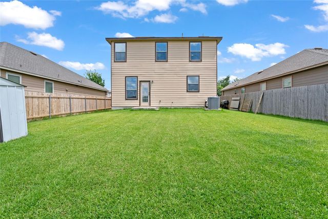 351 New Bridge DR, Kyle, TX 78640
