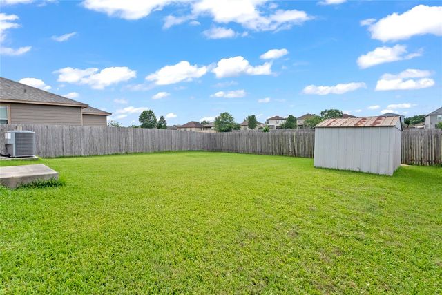 351 New Bridge DR, Kyle, TX 78640