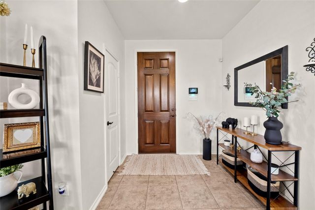 351 New Bridge DR, Kyle, TX 78640