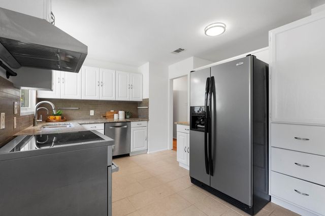 1416 Corona DR, Austin, TX 78723