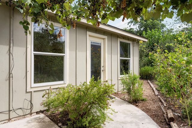 1416 Corona DR, Austin, TX 78723