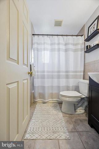 539 OVERLOOK RD, Philadelphia, PA 19128