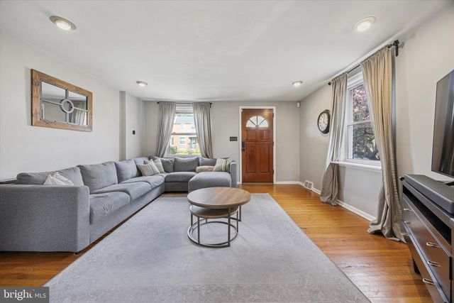 539 OVERLOOK RD, Philadelphia, PA 19128