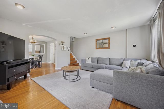 539 OVERLOOK RD, Philadelphia, PA 19128