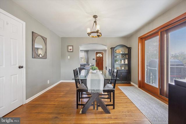 539 OVERLOOK RD, Philadelphia, PA 19128