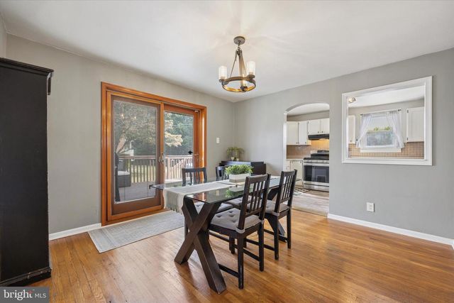 539 OVERLOOK RD, Philadelphia, PA 19128