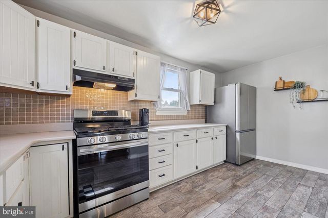 539 OVERLOOK RD, Philadelphia, PA 19128