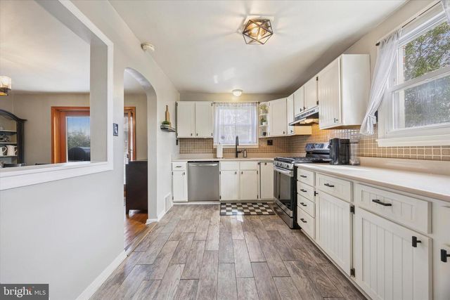 539 OVERLOOK RD, Philadelphia, PA 19128