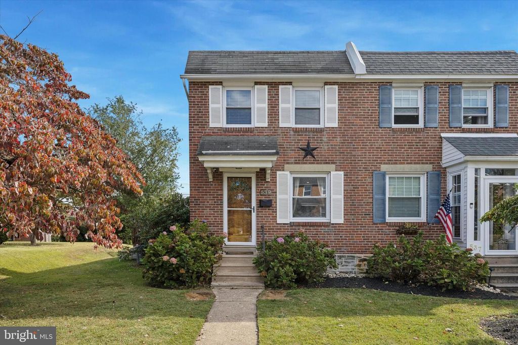 539 OVERLOOK RD, Philadelphia, PA 19128