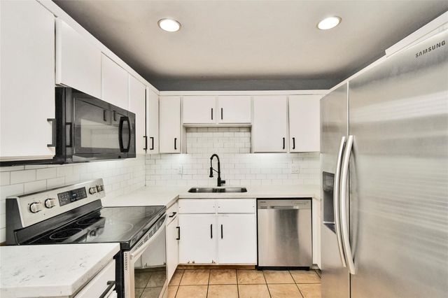 9234 Westwood Village Drive 17, Houston, TX 77036