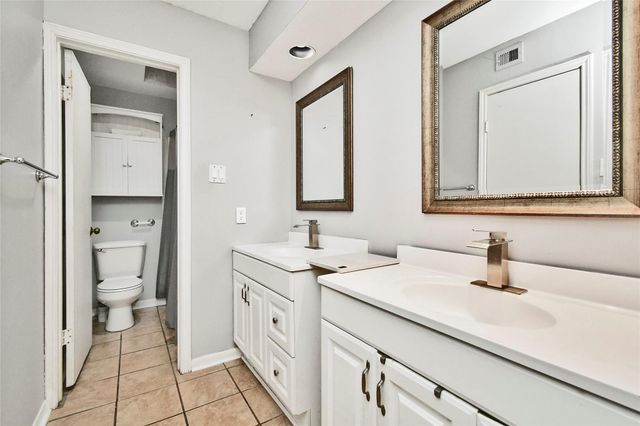 9234 Westwood Village Drive 17, Houston, TX 77036