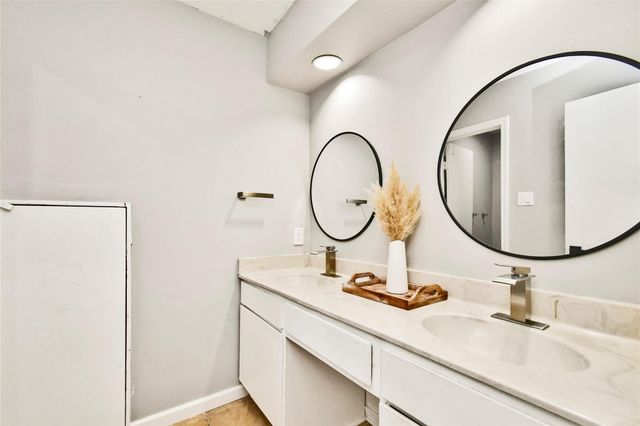 9234 Westwood Village Drive 17, Houston, TX 77036