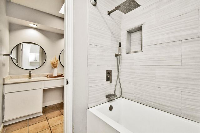 9234 Westwood Village Drive 17, Houston, TX 77036