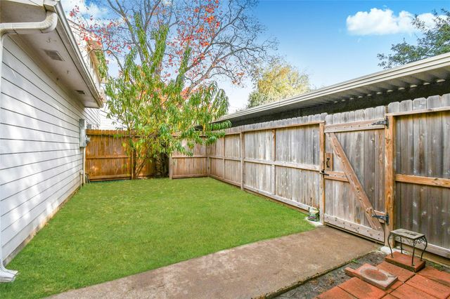 9234 Westwood Village Drive 17, Houston, TX 77036