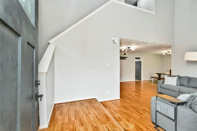 9234 Westwood Village Drive 17, Houston, TX 77036