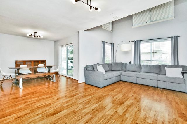 9234 Westwood Village Drive 17, Houston, TX 77036