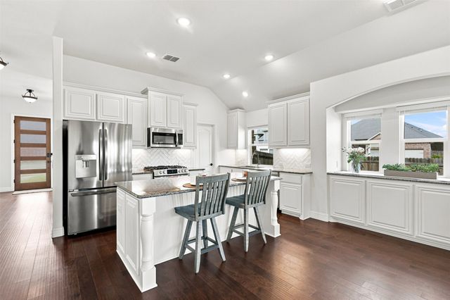 303 Pineview Lane, Ponder, TX 76259
