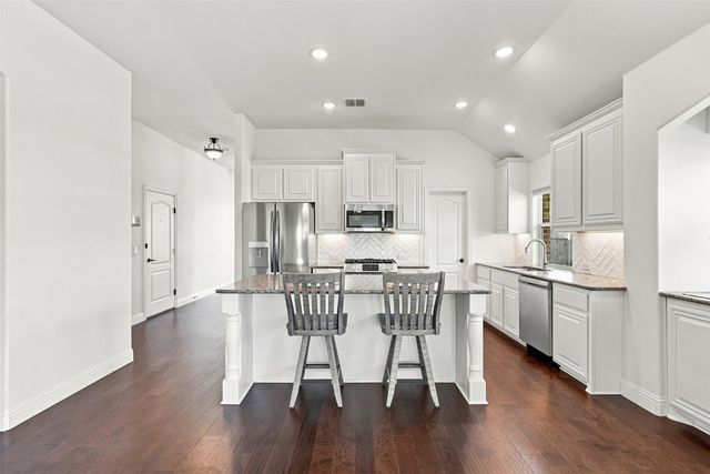 303 Pineview Lane, Ponder, TX 76259