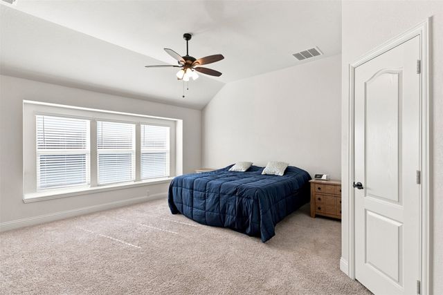 303 Pineview Lane, Ponder, TX 76259