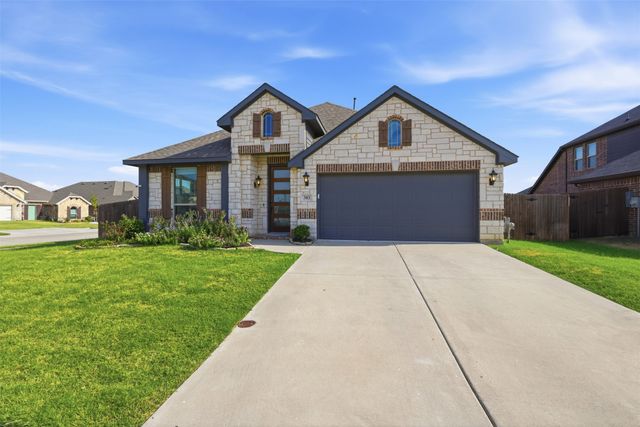 303 Pineview Lane, Ponder, TX 76259