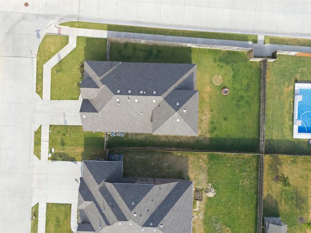 303 Pineview Lane, Ponder, TX 76259