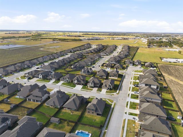 303 Pineview Lane, Ponder, TX 76259