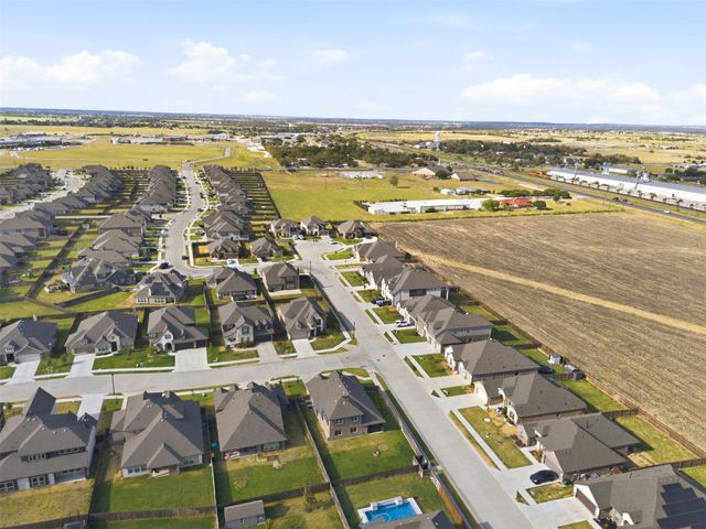 303 Pineview Lane, Ponder, TX 76259