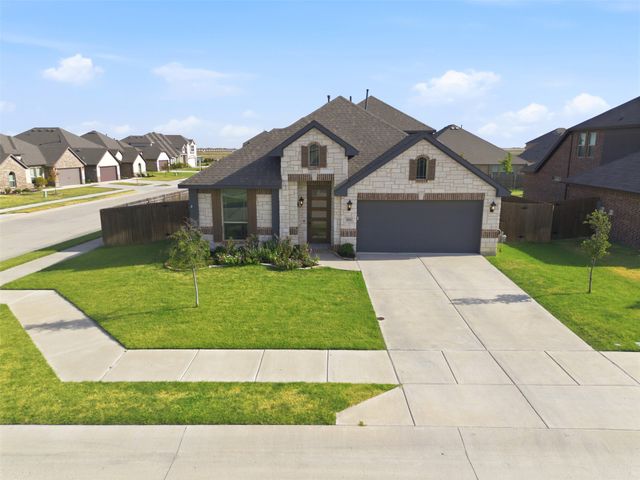 303 Pineview Lane, Ponder, TX 76259