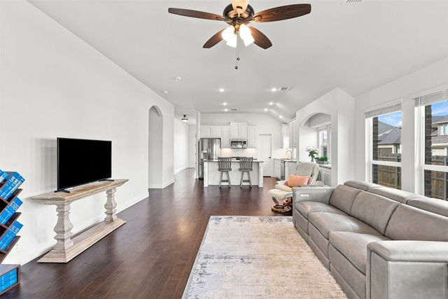 303 Pineview Lane, Ponder, TX 76259