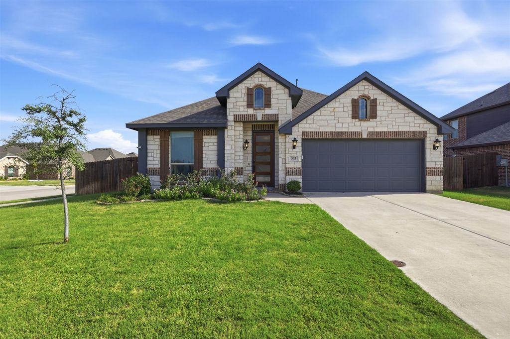 303 Pineview Lane, Ponder, TX 76259