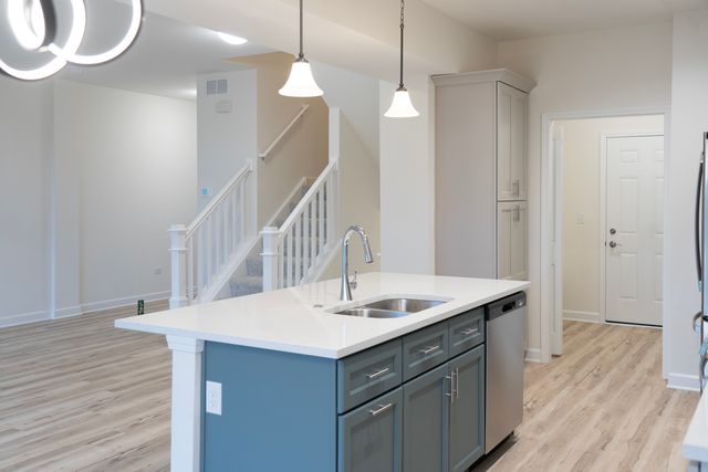 513 Amherst Drive, Sycamore, IL 60178