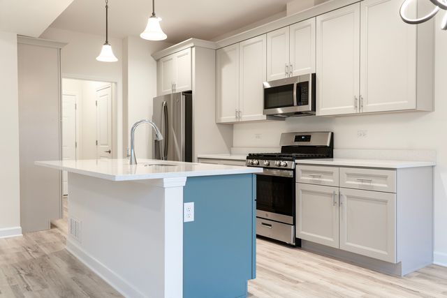 513 Amherst Drive, Sycamore, IL 60178