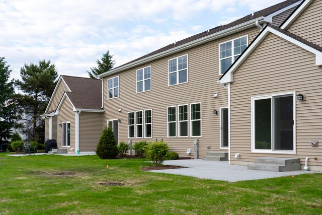 513 Amherst Drive, Sycamore, IL 60178