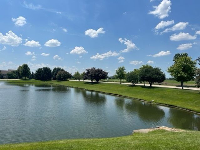 513 Amherst Drive, Sycamore, IL 60178