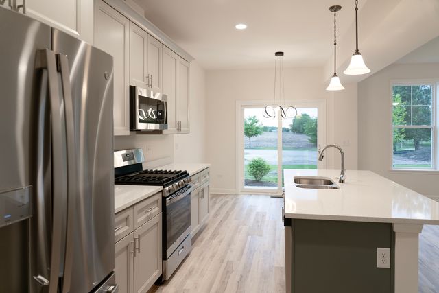 513 Amherst Drive, Sycamore, IL 60178