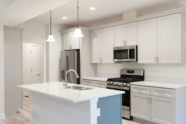 513 Amherst Drive, Sycamore, IL 60178