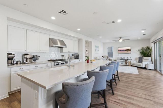 6 Volanta Court, Rancho Mission Viejo, CA 92694