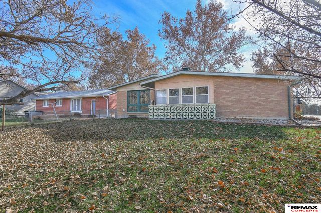 7000 S Wedgewood Drive, Lincoln, NE 68510