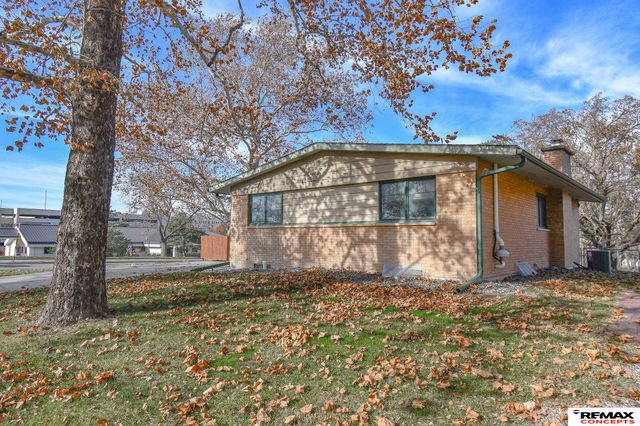 7000 S Wedgewood Drive, Lincoln, NE 68510