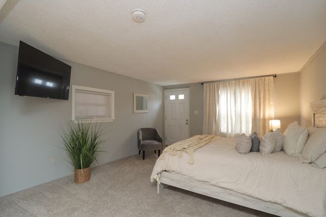 140 Eddy St, Springfield, MA 01104