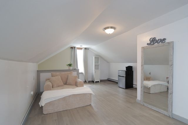 140 Eddy St, Springfield, MA 01104