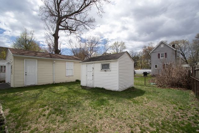 140 Eddy St, Springfield, MA 01104