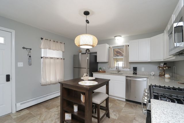 140 Eddy St, Springfield, MA 01104