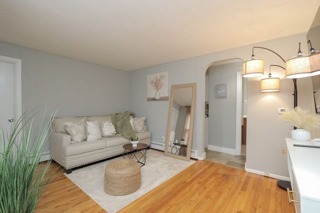 140 Eddy St, Springfield, MA 01104