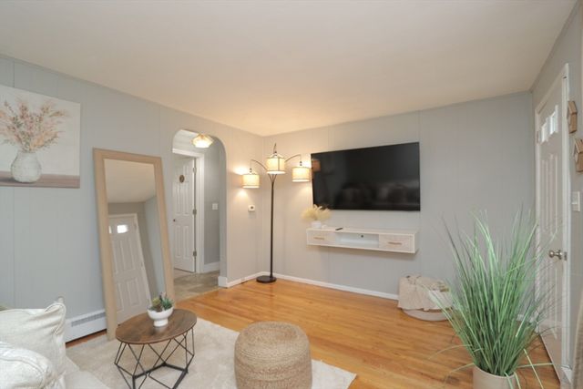 140 Eddy St, Springfield, MA 01104