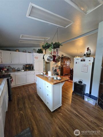 1466 Ferrier Road, Winlock, WA 98596