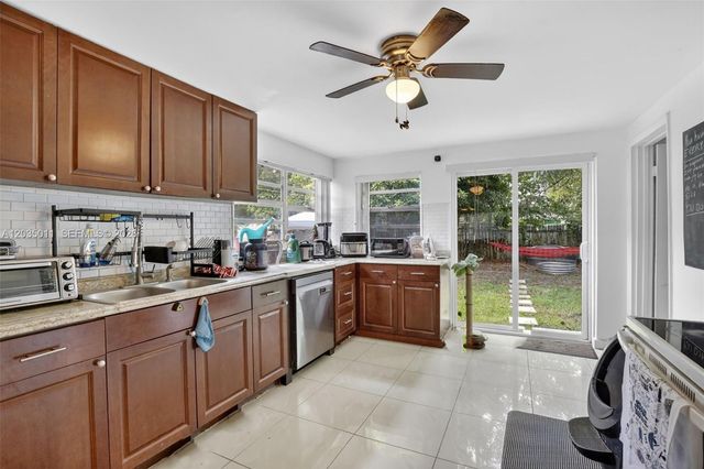 6238 Hayes St 0, Hollywood, FL 33024