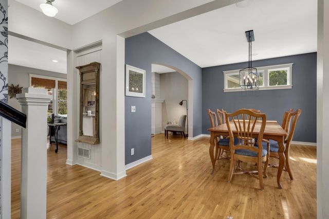 15782 Cobblestone Lake Parkway, Apple Valley, MN 55124