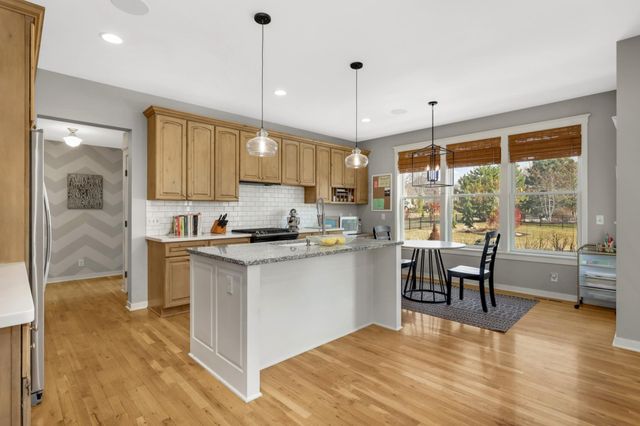 15782 Cobblestone Lake Parkway, Apple Valley, MN 55124