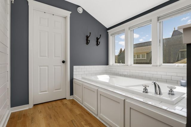 15782 Cobblestone Lake Parkway, Apple Valley, MN 55124